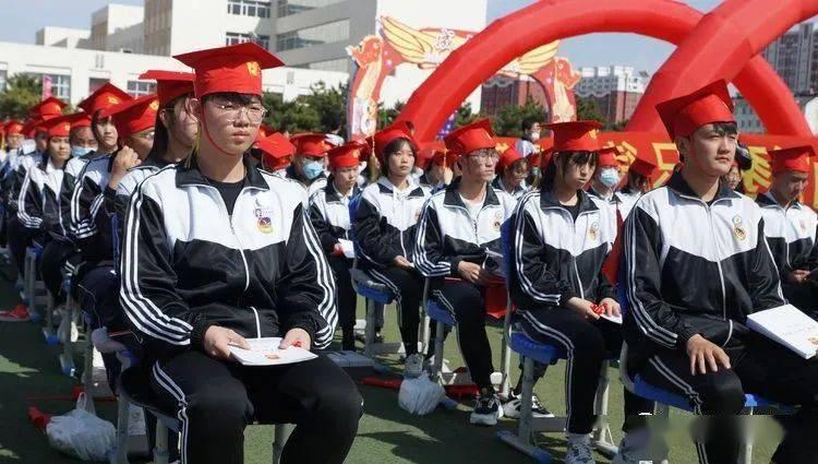 大鹏主演电影《年会不能停!》上映23天 总票房破9亿